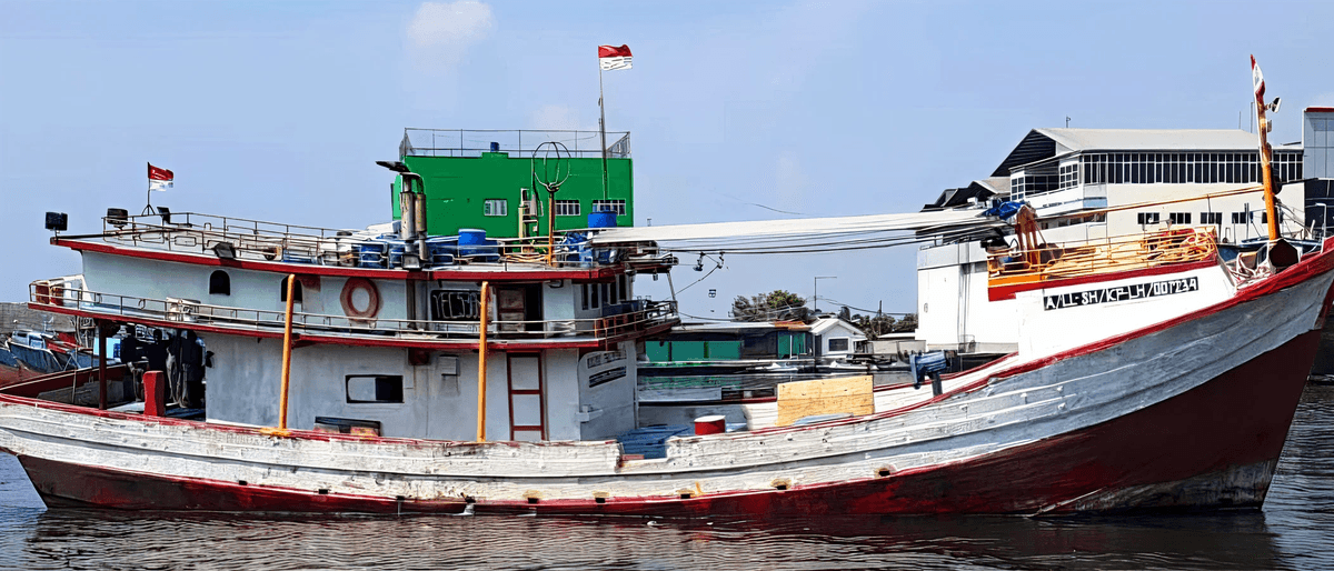 Loading fresh catch